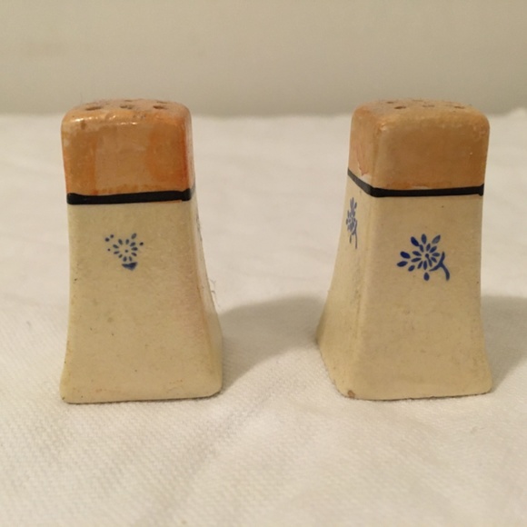 China Small Salt & Pepper Shakers, Made in Japan 🇯🇵! - Picture 3 of 7